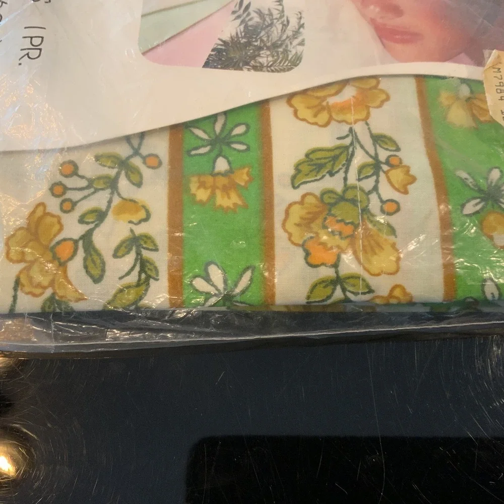 Vintage Percale Pair of Pillow Cases Yellow Green Floral Standard Sealed NOS